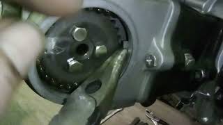 adjusting pit bike valve clearance pt1 SDG 107cc [upl. by Descombes]