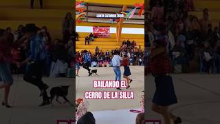 Las escuelas de Oaxaca aún presentan esos bailables de antaño [upl. by Ayrb75]