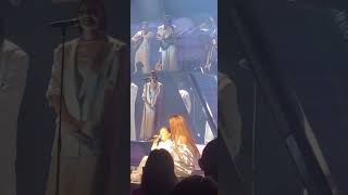 Vitaa chante avec sa nièce au concert de Bordeaux [upl. by Neysa265]