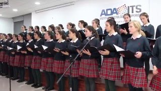 El Tamborilero Coro del Colegio Entreolivos [upl. by Rodenhouse]