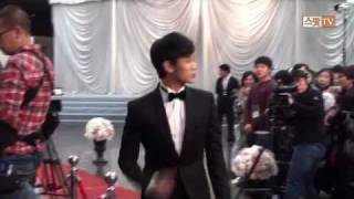 Award KBS Drama Awards 2011  Red Carpet amp Interview  Kim Soo Hyun [upl. by Acassej]