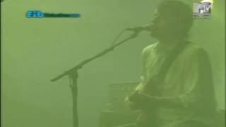 Spiritualized  quotI think I´m in lovequot live Benicassim 2004 MTV Spain [upl. by Ringo]