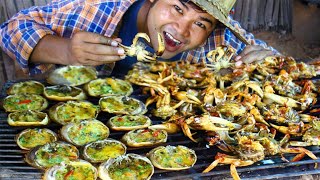 Grilled Crispy Craps Recipe with Chili Sauce n Lemon  Cook red crabs BBQ eating delicious [upl. by Ikcin]