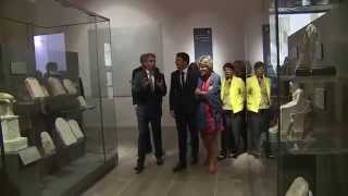 Visita di Renzi al Museo Egizio di Torino [upl. by Fin379]