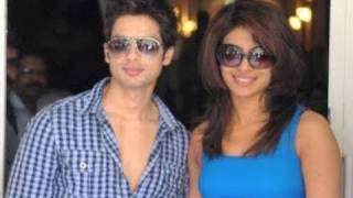 Priyanka Chopras unique gift to Shahid Kapoor [upl. by Concettina]