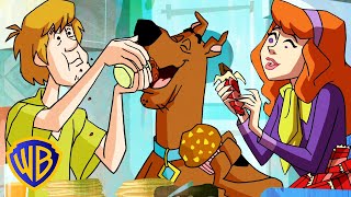 ScoobyDoo Mystery Incorporated en Latino  Est omnes vos can manducare 🍕🍔 😋  WBKidsLatino [upl. by Allayne]