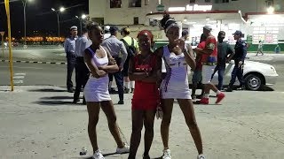 Joven Cubanos en la Noche  Cuban Youth at Night [upl. by Nathanson]