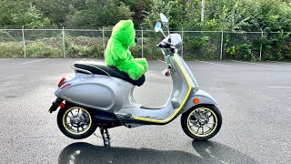 Vespa Elettrica First Look InDepth Review [upl. by Cammi862]