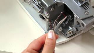 BERNINA overlockerserger L 220 sewing the perfect chain stitch [upl. by Ahtnammas220]