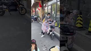 ROBOT JUAL ES KRIM SUSU GRATIS HANYA PERLU ⁉️shorts funny dubbing [upl. by Pernick137]