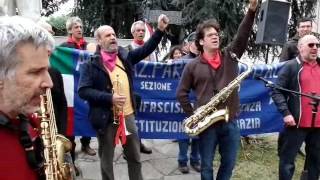 L’INTERNAZIONALE BANDA DEGLI OTTONI A SCOPPIO [upl. by Shurlock]