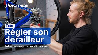 TUTO  Comment régler le dérailleur arrière mécanique sur un vélo route  🚲 I Decathlon [upl. by Brittaney]