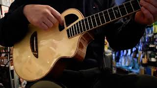 NEWLLuthier Le Koa S Tenor wEQ【お茶の水店】ukuleleshoptantan [upl. by Eilliw578]