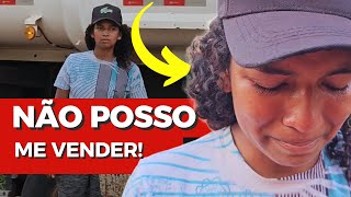 ELA PERDEU OS PAIS CHORA LONGE DOS FILHOS E VENDE CASTANHA PRA SOBREVIVER [upl. by Possing]