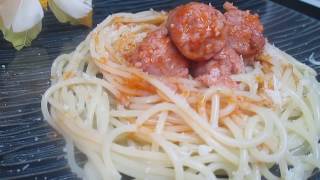 Spaghetti au bacon et saucisses de Toulouse [upl. by Leirbaj]