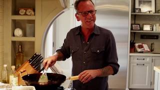 Kiefer Sutherland cooks Beef amp Oyster sauce with Rice [upl. by Demetre219]