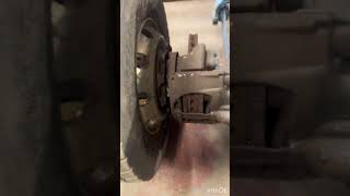 Azubi wechsel einem LKW Reifen 😂kfz lkw viralvideo fannyvideo shorts opiosi ￼ [upl. by Athalia]