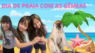 Dia de praia com as gêmeas e olha só o que encontramos MACACO [upl. by Latoyia]