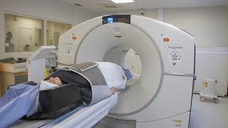 Médecine nucléaire  1er TEP Scan numérique à lAPHP [upl. by Rramed]