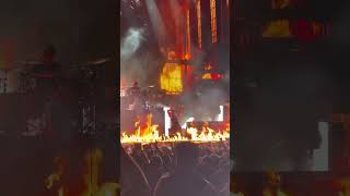 Bad omens live at mayhem fest playing dethrone 🔥🔥viralvideo viralshortsbadomensloudwireviral [upl. by Kris]