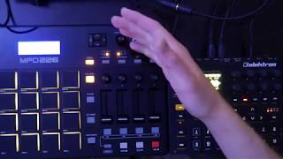 Chopping samples on the Digitakt with the MPD226 [upl. by Ujawernalo]