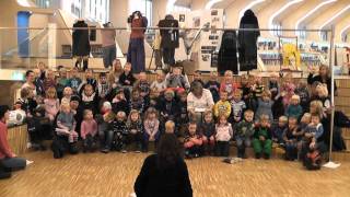 Vennesla kommune mini konsert med smååsane barnehage  Venneslasangen [upl. by Ahilam754]