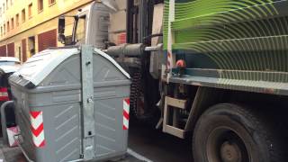 Garbage Trucks of Spain Valencia LH ASL [upl. by Cayla339]