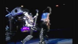 Kisslive in RioCreatures TourMaracanã stadium1983HQVinnie VicentEric Carr [upl. by Haliled911]