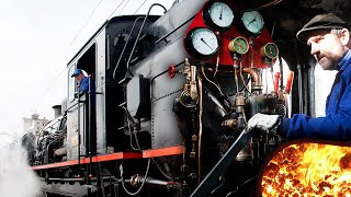 El MAQUINISTA DEL TREN y el FOGONERO Oficios de antaño para la puesta en marcha de las LOCOMOTORAS [upl. by Yelak]