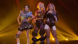 2NE1 Falling In Love OT3 Ver No Bom CL Stopped Music Manila Welcome Back Concert Live 241116 Fancam [upl. by Gwendolen]