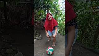 Emak tendang bola beton ⚽ short [upl. by Ecadnac]