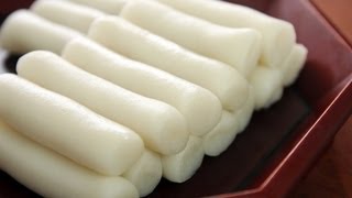 Garaeddeok long cylinder shaped rice cake 가래떡 [upl. by Dnarud]