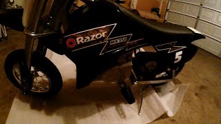 Unboxing And Assembling A Razor Mx350 Dirt Rocket Electric DirtBike [upl. by Marden]