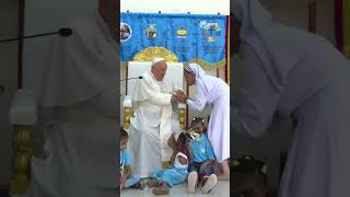 El Papa visita en Timor Oriental una escuela para niños con discapacidades [upl. by Guthrie]