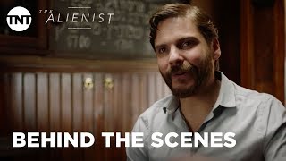 The Alienist Birth of Psychology with Daniel Brühl  Season 1 BEHIND THE SCENES  TNT [upl. by Oahc847]