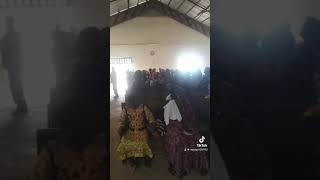 L’animation du peuple Baka pendant la messe d’action de grâce à l’église protestante de Minvoul [upl. by Eltsyek]