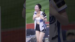 폭우에 정신 못차리는 장유진 치어리더 Jang Yujin Cheerleader kt위즈 [upl. by Aneba]