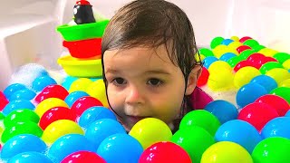 Kinderlieder zum Mitsingen Baby Badezeit  Das Badelied für Kinder spiel mit mir Malvina [upl. by Rosena]