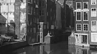 19501959 Amsterdam in de jaren 50 een tijdsbeeld  oude filmbeelden [upl. by Aneelas]