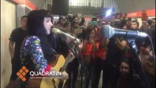 Mon Laferte sorprende en Metro Auditorio [upl. by Eniotna]