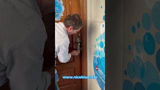 🧼 LIMPIEZA de PUERTA de BAÑO o ASEO con 🔵 NICEBLUE Shorts [upl. by Eirellam688]