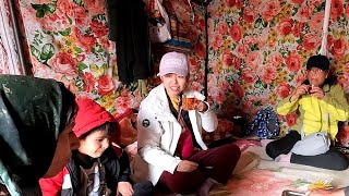 Interwoven Cultures Chinese Visitors Discover Life in the Farzaneh Nomadic Tent [upl. by Pudendas]