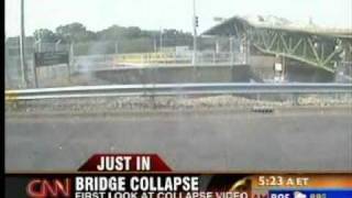 35W Bridge Collapse LIVE VIDEO ACTUAL Minneapolis Minnesota [upl. by Aneger895]