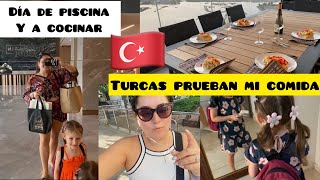 TURCAS PRUEBAN MI COMIDA 🇹🇷🥹 VAMOS A COCINAR 🫶🏻 DÍA DE PISCINA [upl. by Wie355]