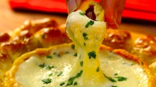 Wie ein eigener Glücksbrunnen aus Käse Brotfondue mit MiniWürstchen [upl. by Benji165]