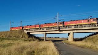 Transnet Class 19Es Hauling empty Jumbos to the Coal Mines [upl. by Knutson]