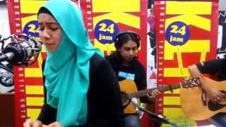 Kasih  Hetty Koes Endang Cover by Amira Othman  Jom Jam Akustik  7 Oktober 2015 [upl. by Aibat]