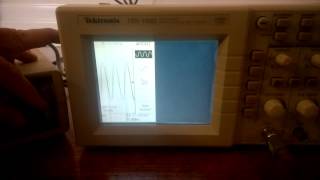 Tektronix TDS1002 60 MHz 2 Channel Digital RealTime Oscilloscope Channel 1 [upl. by Arahset]