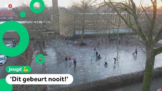 Schoolplein omgetoverd tot schaatsbaan ⛸️ [upl. by Htilil]