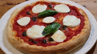 PIZZA CON LA MOZZARELLA DI BUFALA [upl. by Ardnekahs]